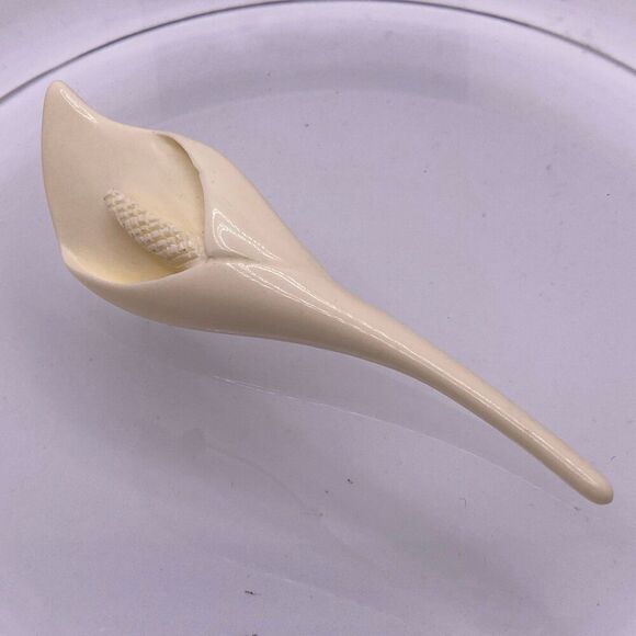 Vintage Celluloid Calli Lily Flower Carved Brooch Pin - Picture 1 of 5
